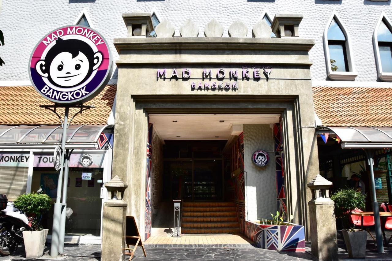 Mad Monkey Bangkok Hostel Exterior photo